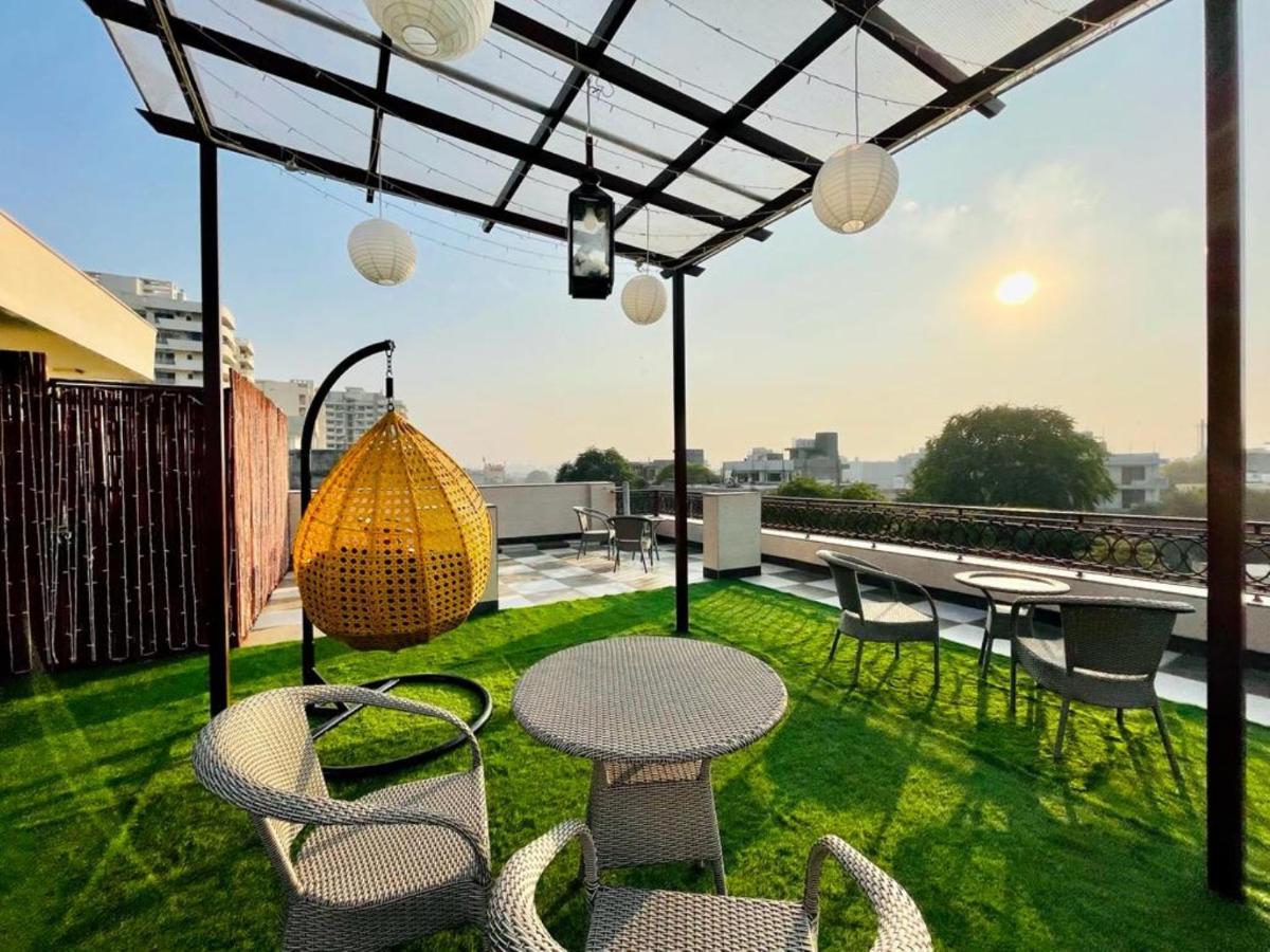 Bluo Studio1 Golf Course Road, Gym, Balcony Garden Gurgaon Exterior foto