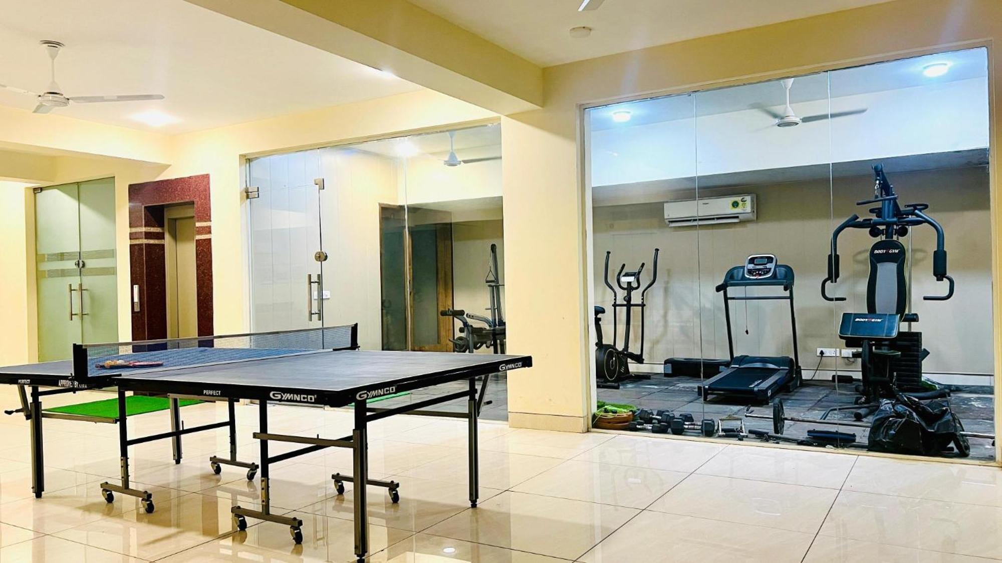 Bluo Studio1 Golf Course Road, Gym, Balcony Garden Gurgaon Exterior foto