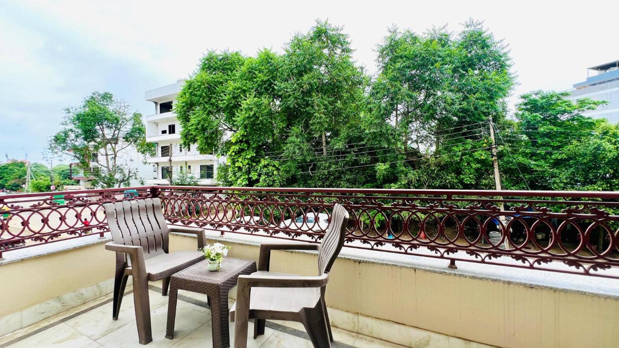 Bluo Studio1 Golf Course Road, Gym, Balcony Garden Gurgaon Exterior foto