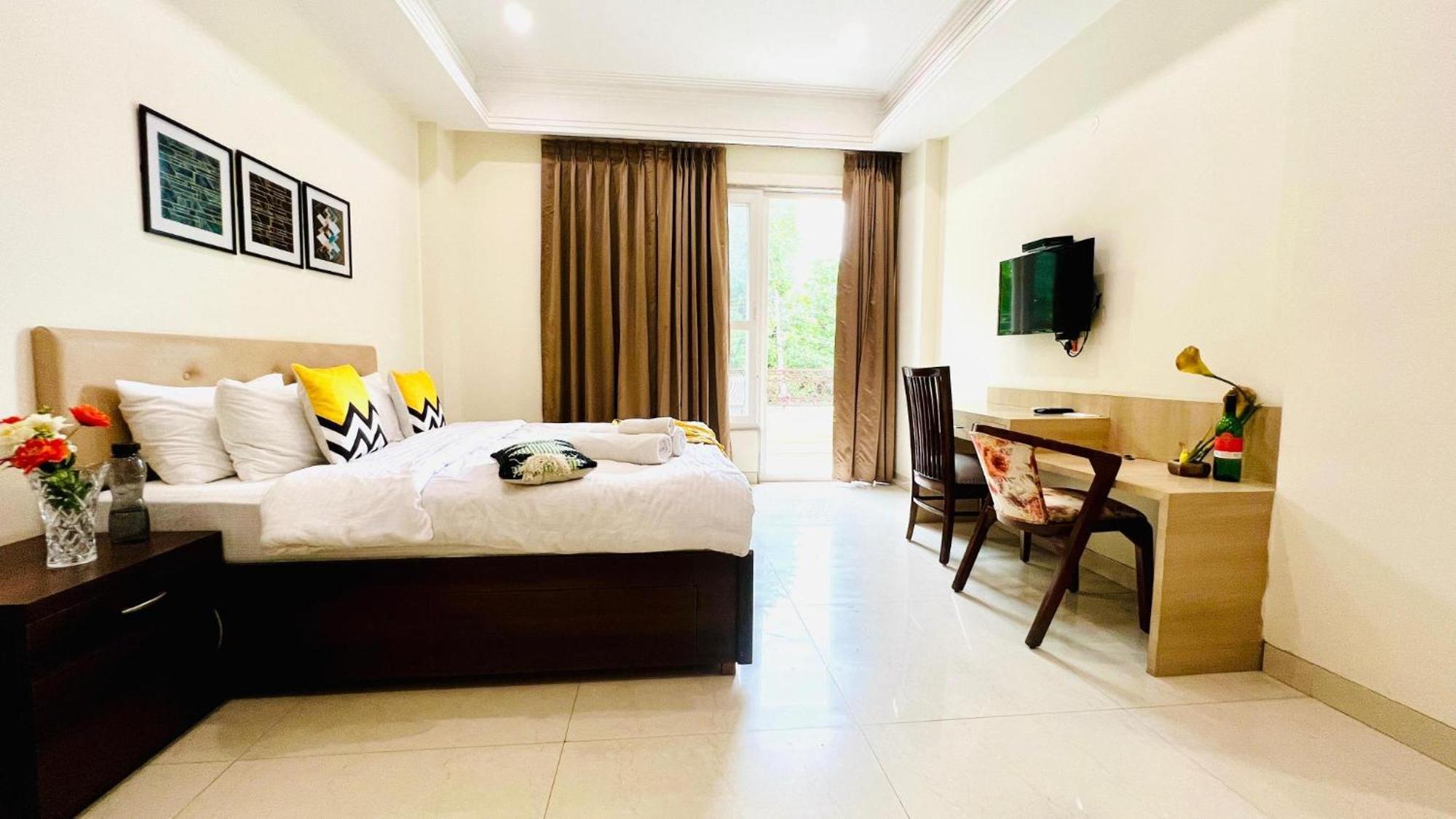 Bluo Studio1 Golf Course Road, Gym, Balcony Garden Gurgaon Exterior foto